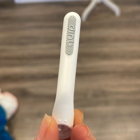 Quip (sealed toothbrush replacement head) - Picture 3 of 5
